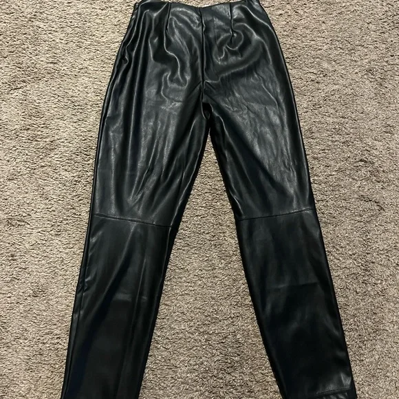 NWT Fabletics Women's High-Waisted Black Vegan Leather Leggings Size Large - Picture 9 of 9